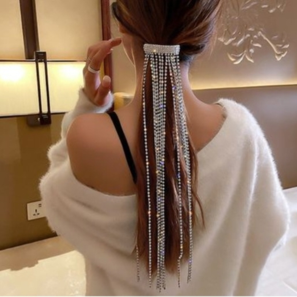 Silver Rhinestone Tassel Hair Clip Glamorous - Picture 5 of 14
